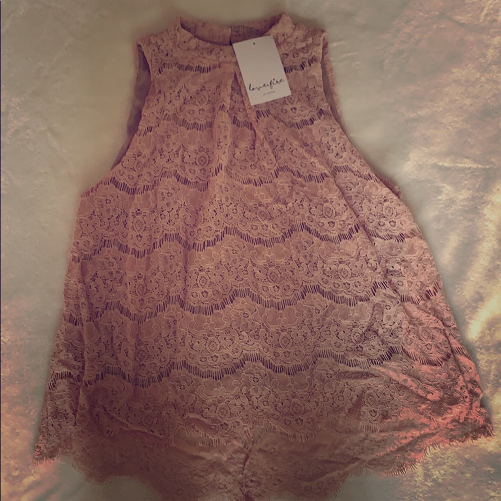 Sleeveless top NWT - love & fire